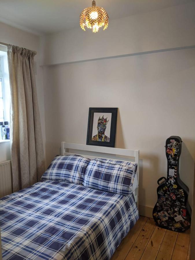 Beautifully Decorated Contemporary 2 Bedroom Flat Londres Exterior foto